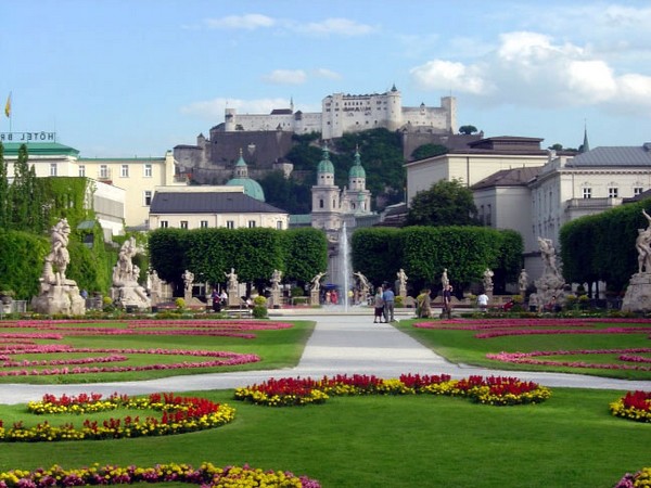 view of_salzburg_fortress_from_mirabell_gardens