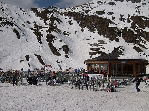 800px-skizentrum kitzsteinhorn_in_2011__3_